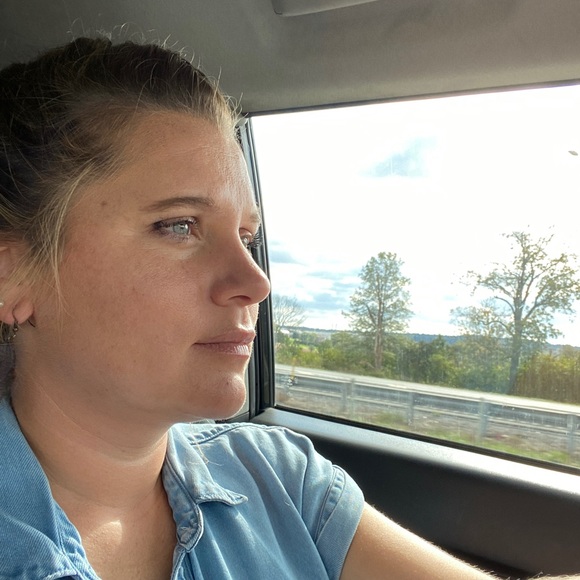 Meet your Posher, Jen - Picture 1 of 1